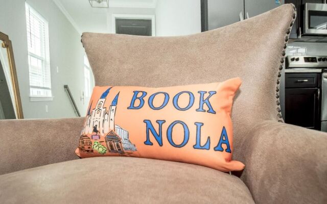 Gorgeous Home Near Streetcar & French Quarter!