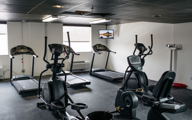 Trumbull and Porter Hotel