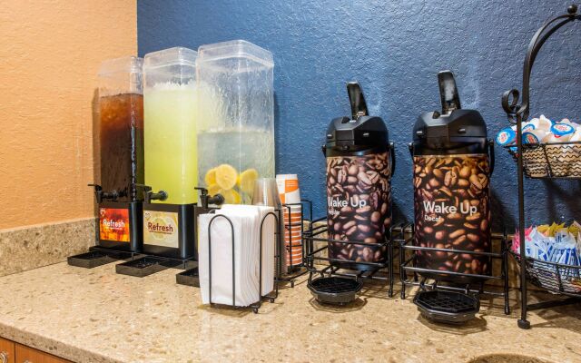 Comfort Inn & Suites Orlando North