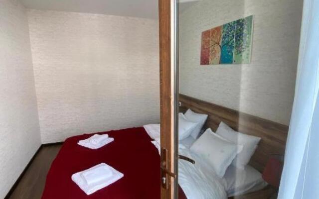 Hotel Qumli Apartment 210