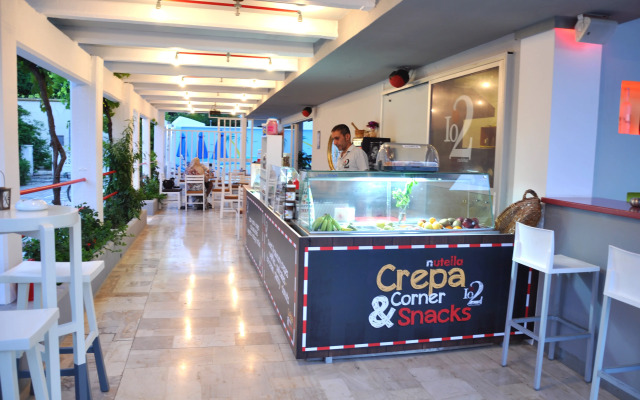 Zephyros Hotel