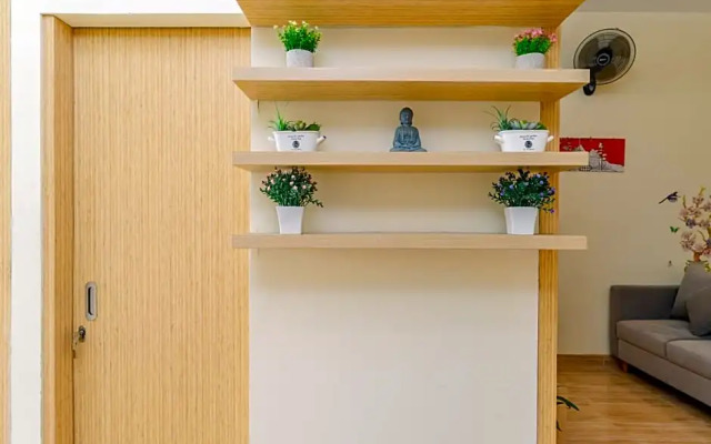 RedDoorz Plus Near RS Royal Taruma Grogol