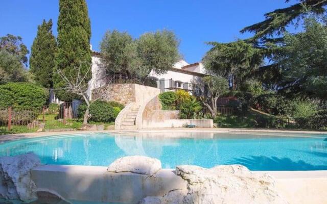 Cheerful Holiday Home in Grimaud With Private Pool