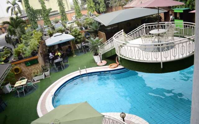 Landmark Hotel