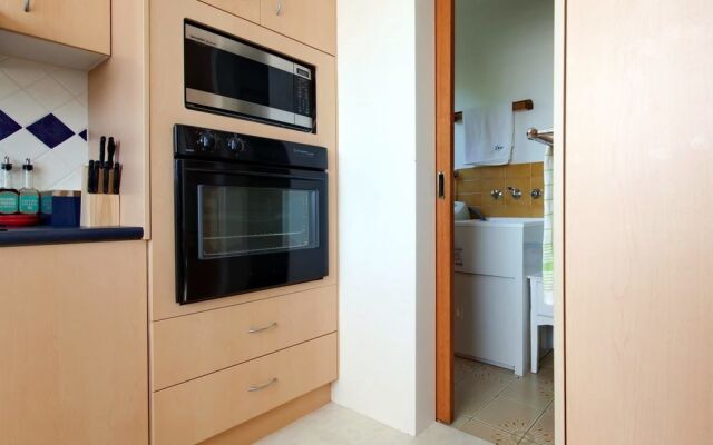 Victory Court, 6/3-7 Columbia Close 'Pelican Shores'