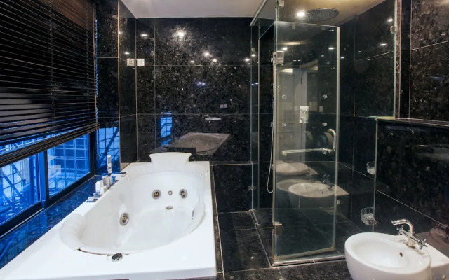 RedDoorz Hostel @ Signature Inn