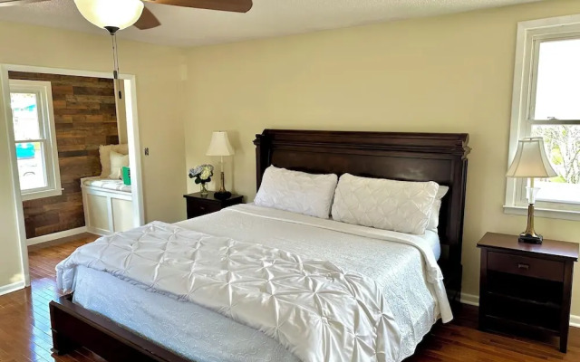 Mountainaire Inn and Log Cabins