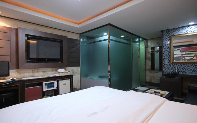 Sugar Hotel