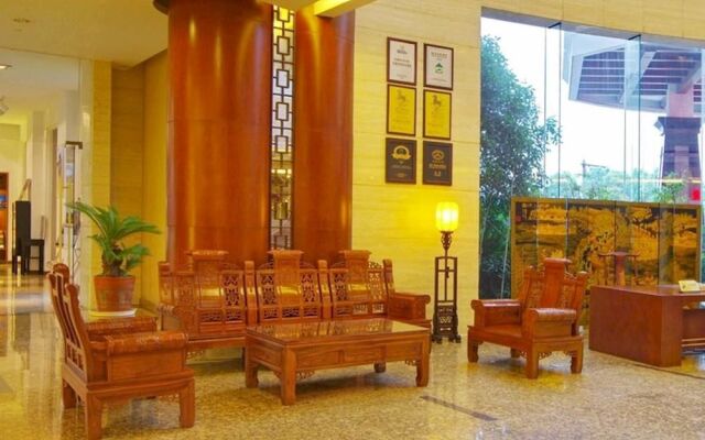 Gold Riverside Hotel