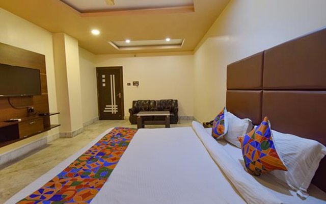 Fabhotel Red Rose
