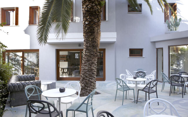 Apollon Library Suites
