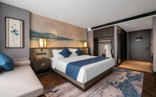 Rezen Dong Hotel