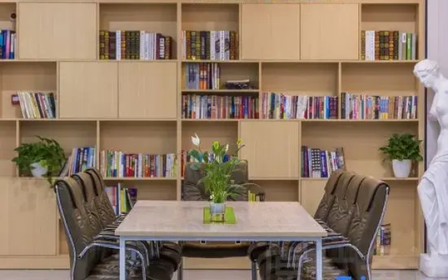 Home Inn Ease Hotel (Shanghai Pudong Jinqiao Road Subway Station)