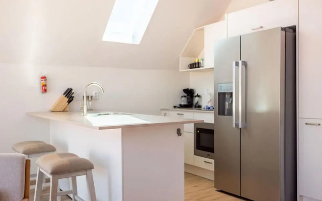 Historic Heartbeat 2BR Townhouse in Central Bliss