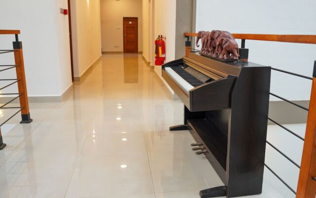 J leaf Hotel by Blue Bird