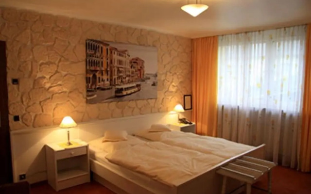 Hotel Die Post in Bürgel GmbH