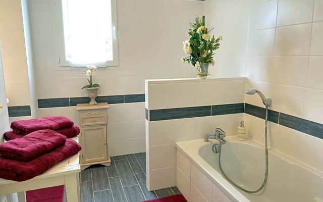 Suite de 2 chambres attenantes avec sa salle de bain et wc privé attenant