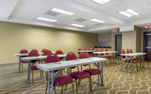 Comfort Suites Locust Grove Atlanta South