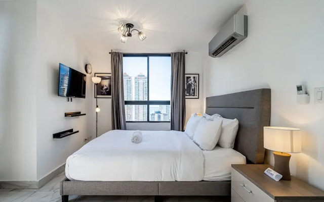 w Brilliant 1BR w Beautiful View in Calle 50