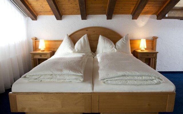 Summer Vacation Motel Mingcheng