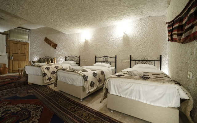 Melek Cave Hotel