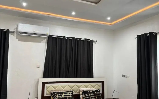 Nanani Luxury Villa - Kumasi