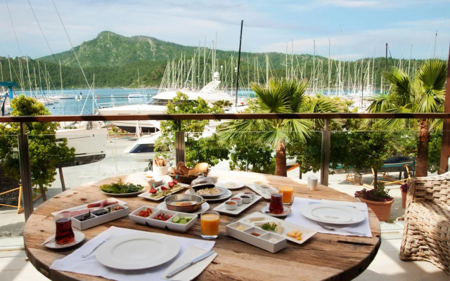 Martı Hemithea Hotel