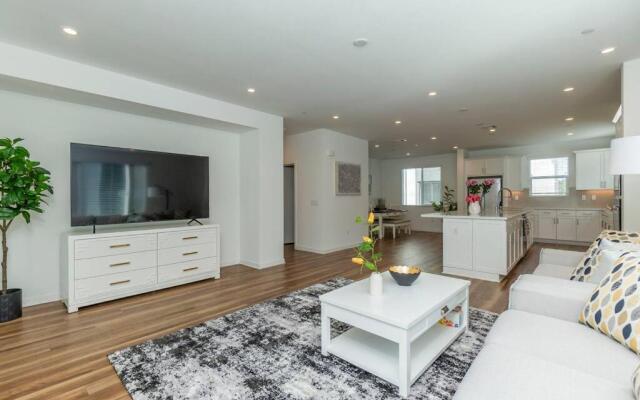 Private Bedroom With Bathroom Central Location