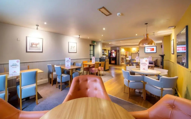 Premier Inn St. Neots - Colmworth Park