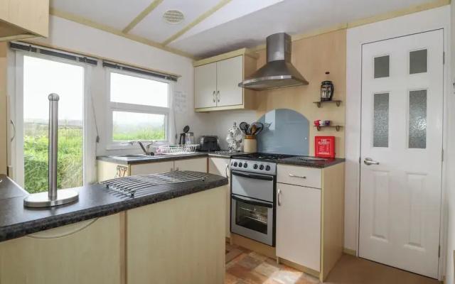 Tir Glyn Caravan