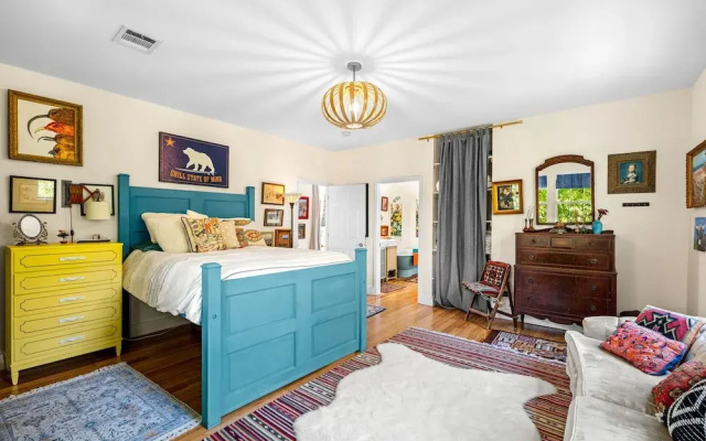 Eclectic 3 Bedroom Block From South Congress!