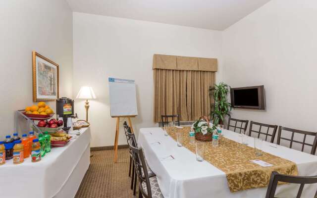 Hawthorn Extended Stay by Wyndham Panama City Beach