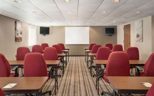 Super 8 by Wyndham Chambersburg I-81