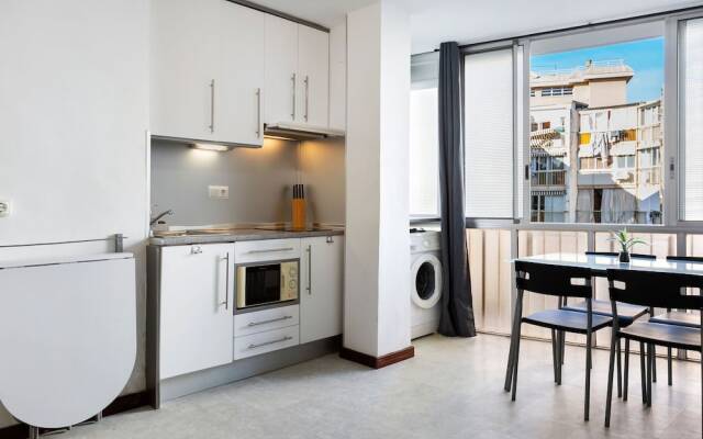 Quaint Apartment in Salou near Sea Beach