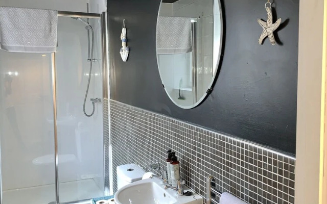 Charming 5-bed Apartment in Edinburgh