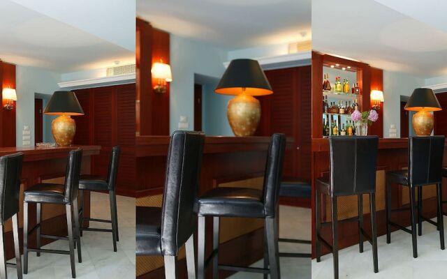 Maritsas Hotel & Suites