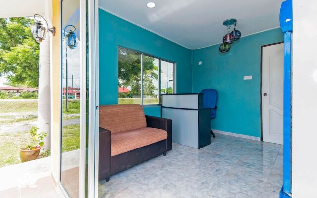 ZEN Rooms Four F Motel
