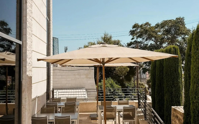 Celino Hotel