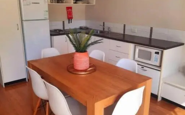 South-West getaway! Pool, tennis & Foxtel