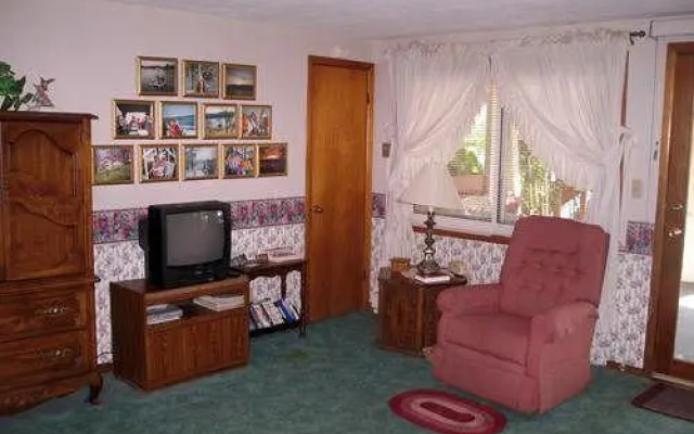 Lakeshore Bed & Breakfast