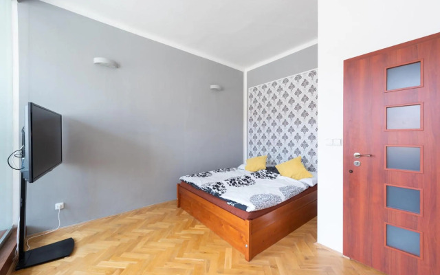 Modern apartment few steps from centre