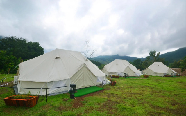 Chiangkhan River Green Hill