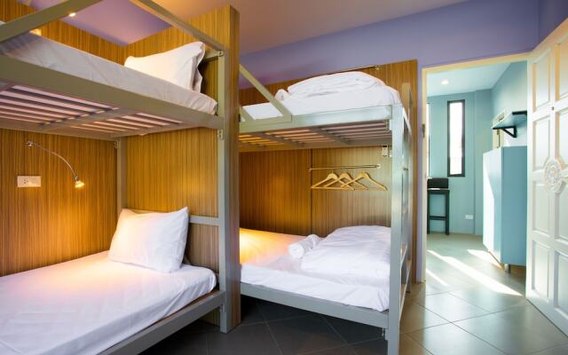 iNest Poshtel - Hostel