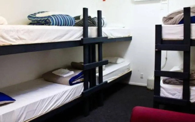 Eagles Nest Backpackers