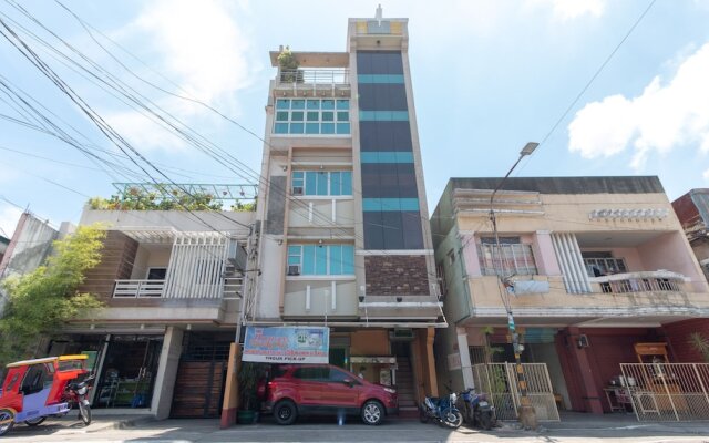 RedDoorz Plus near Rizal Junction