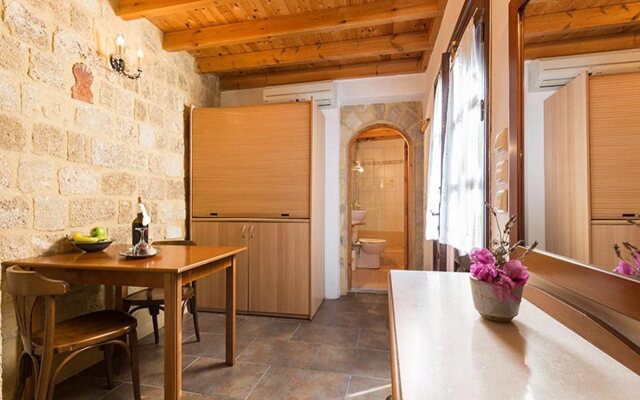 Camelot Traditional & Classic Hotel