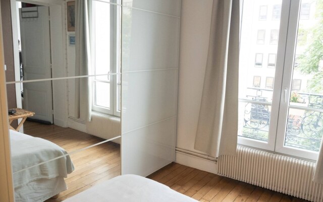 Beautiful Charming and Bright apt Near Paris