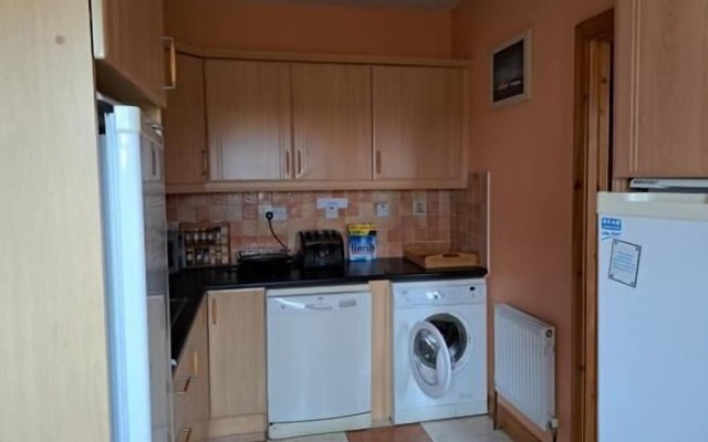Spacious 6-bed House 10 Minutes From Knock Airport