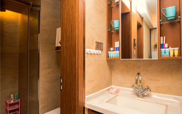 Sanya Linglong Lulushun Hotel