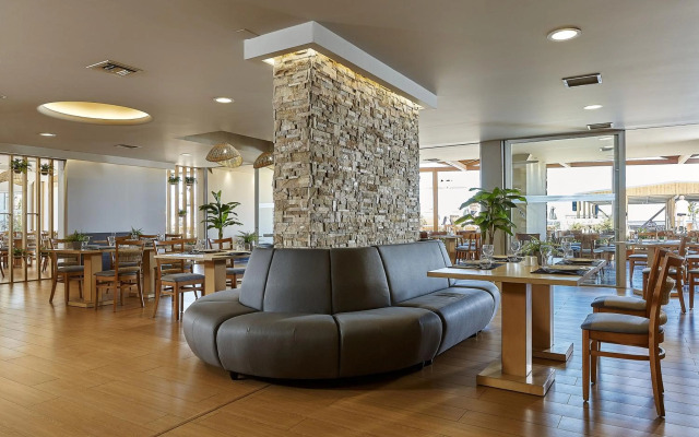 Blue Marine Resort & Spa